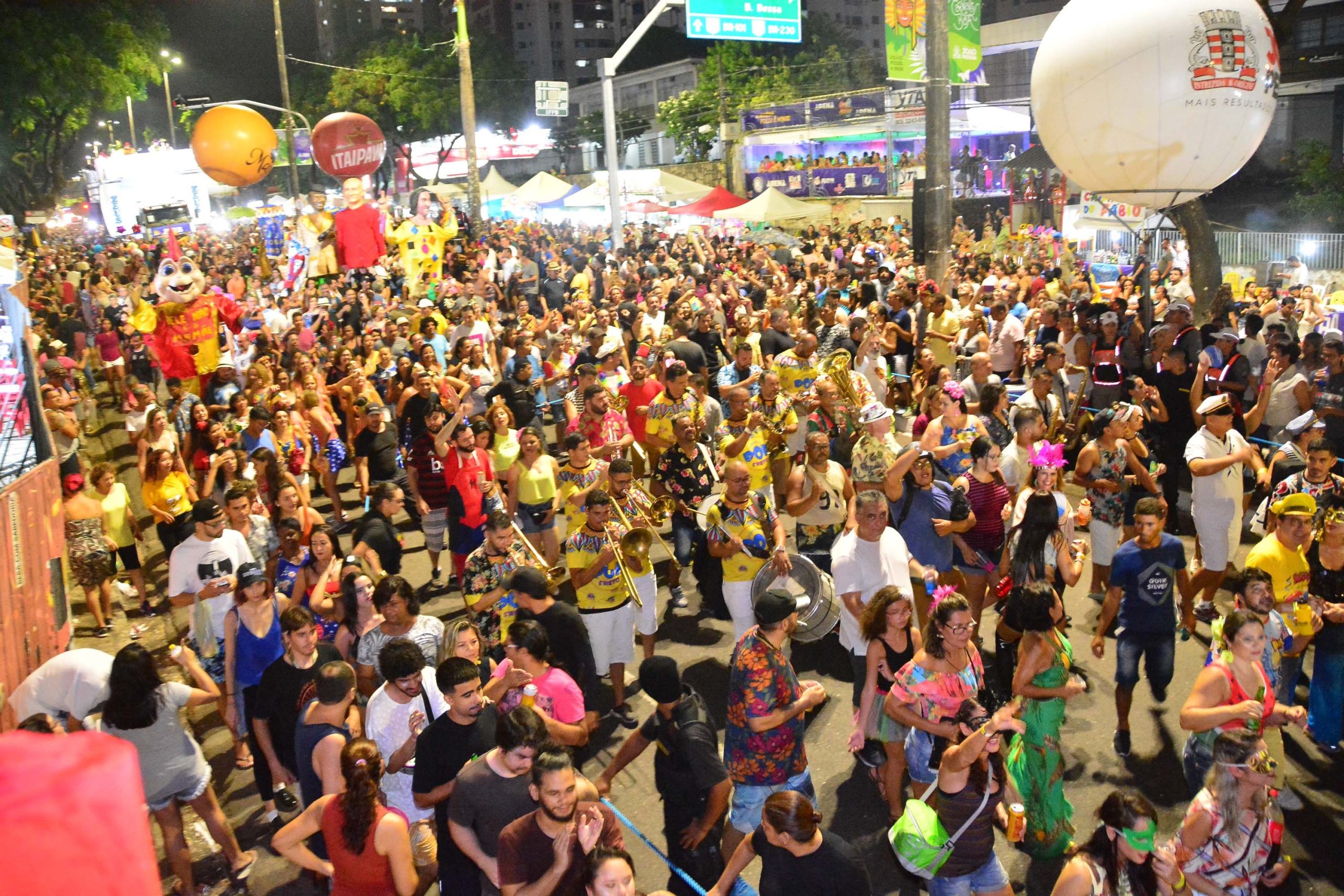 carnaval-folia-de-rua-foto-kleide-teixeira-09.jpg