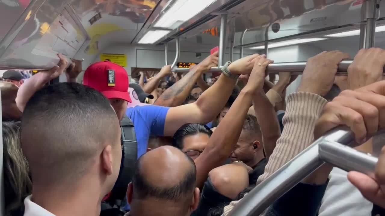 VÍDEO: Falha de sinalização causa lentidão de trens na Linha 11-Coral da CPTM nesta segunda-feira; trens e plataformas estão lotados | São Paulo