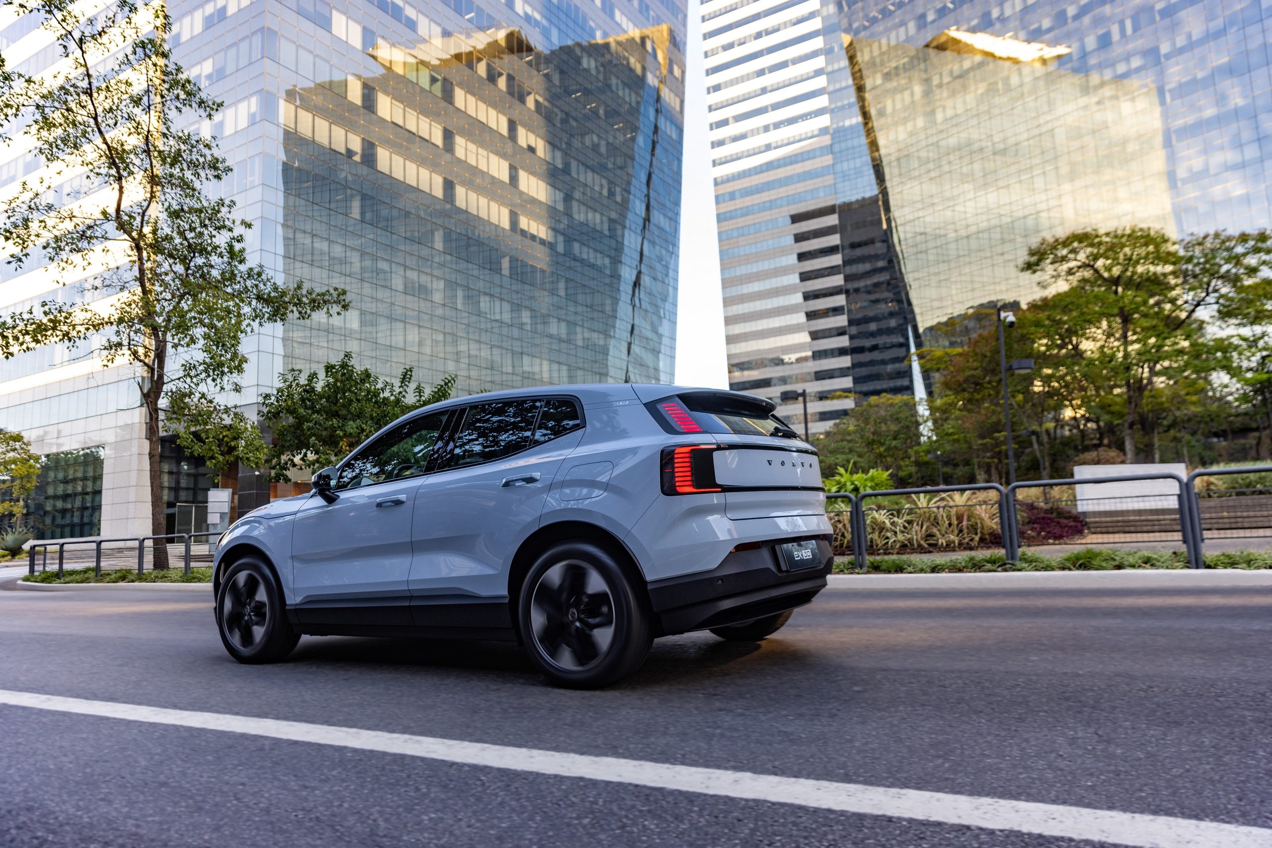 Volvo planeja demitir até 800 funcionários por efeito do tarifaço de Trump