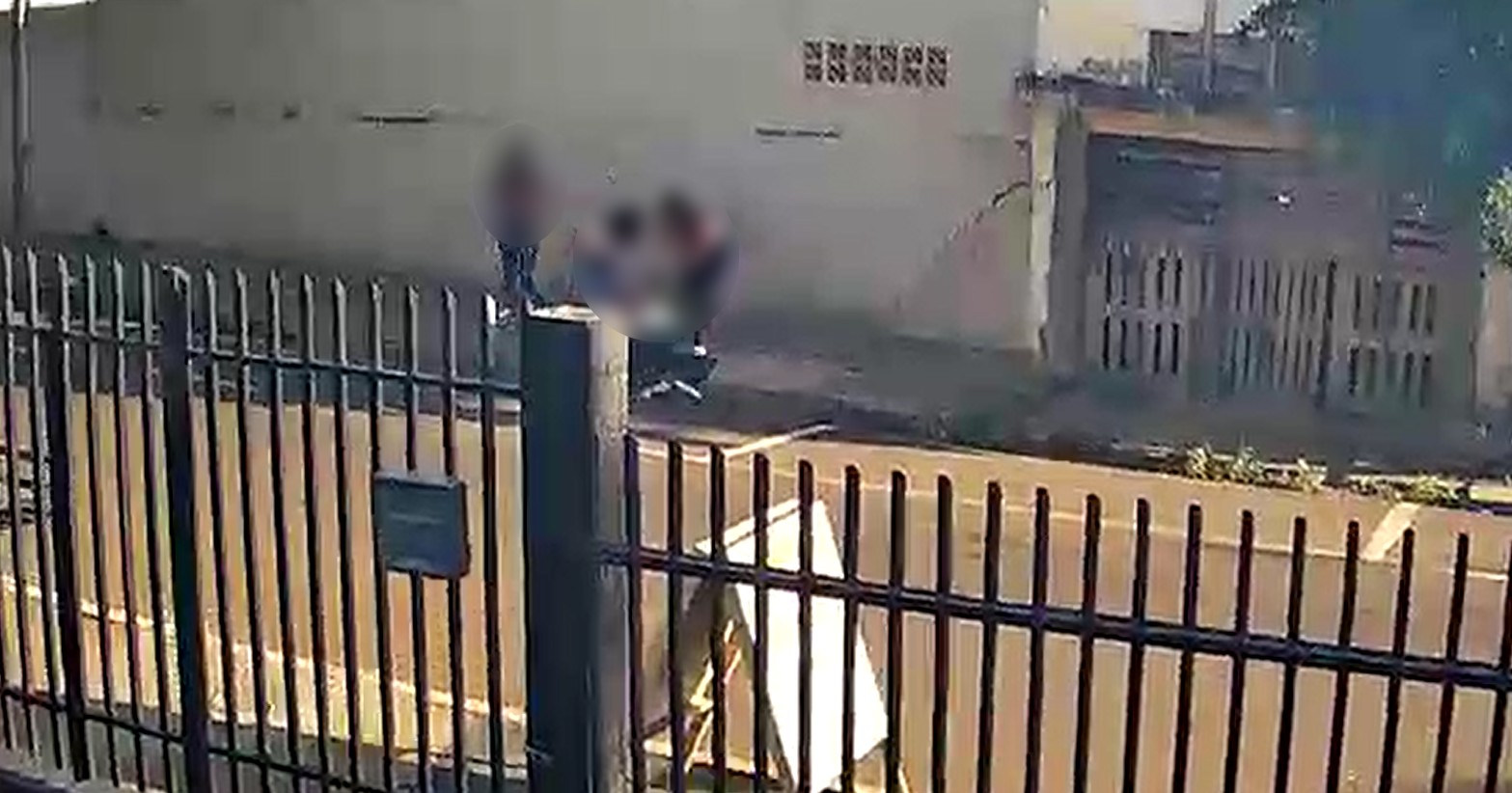 Jovem é esfaqueada por grupo de garotas em rua no Paraná