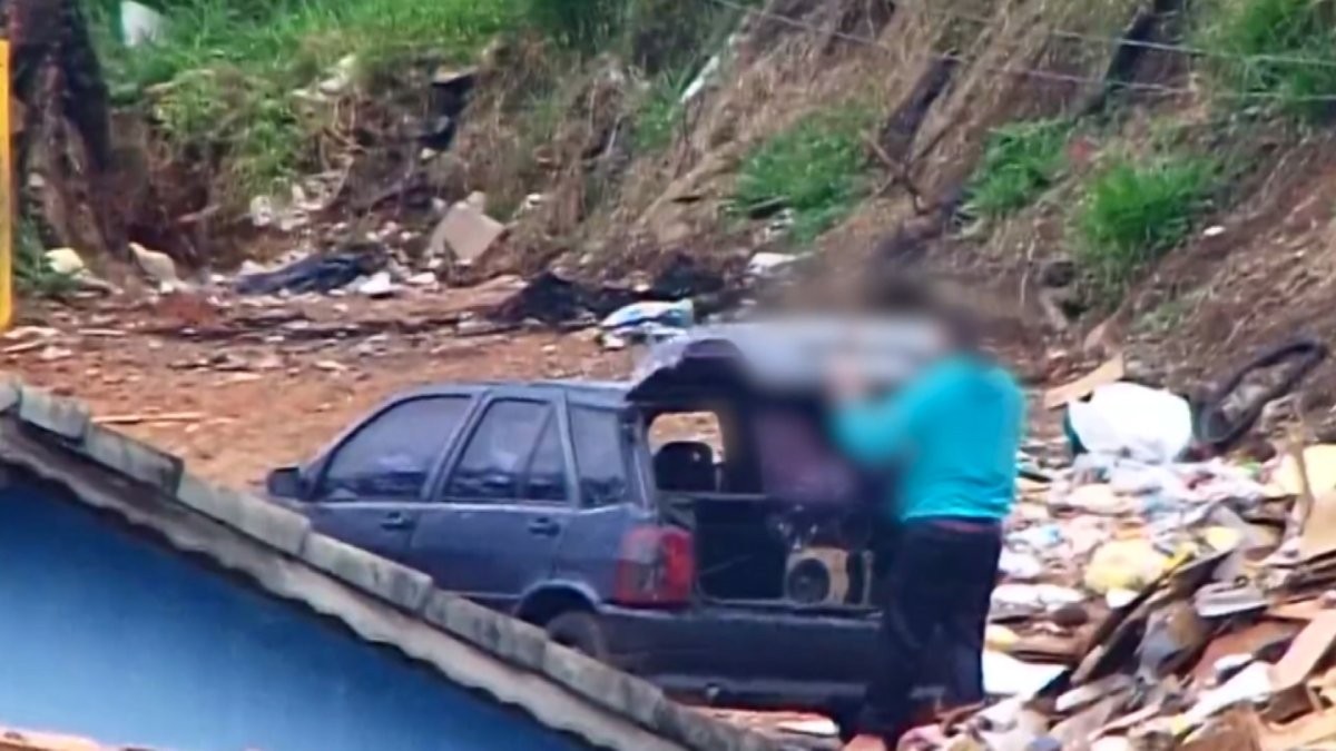 VÍDEO: câmera flagra descarte irregular em Mogi das Cruzes e autores são multados em quase R$ 10 mil | Mogi das Cruzes e Suzano