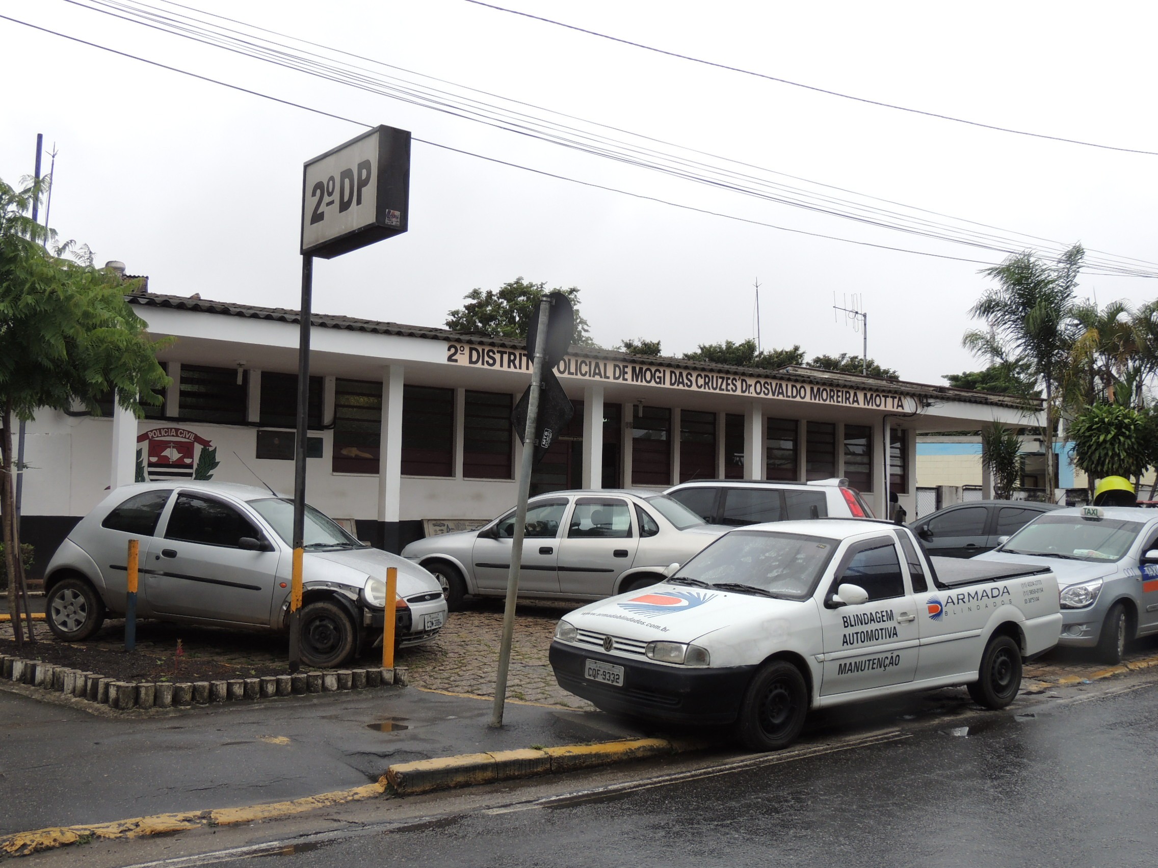 Homem esfaqueia padrasto no pescoço após discussão em Mogi das Cruzes
