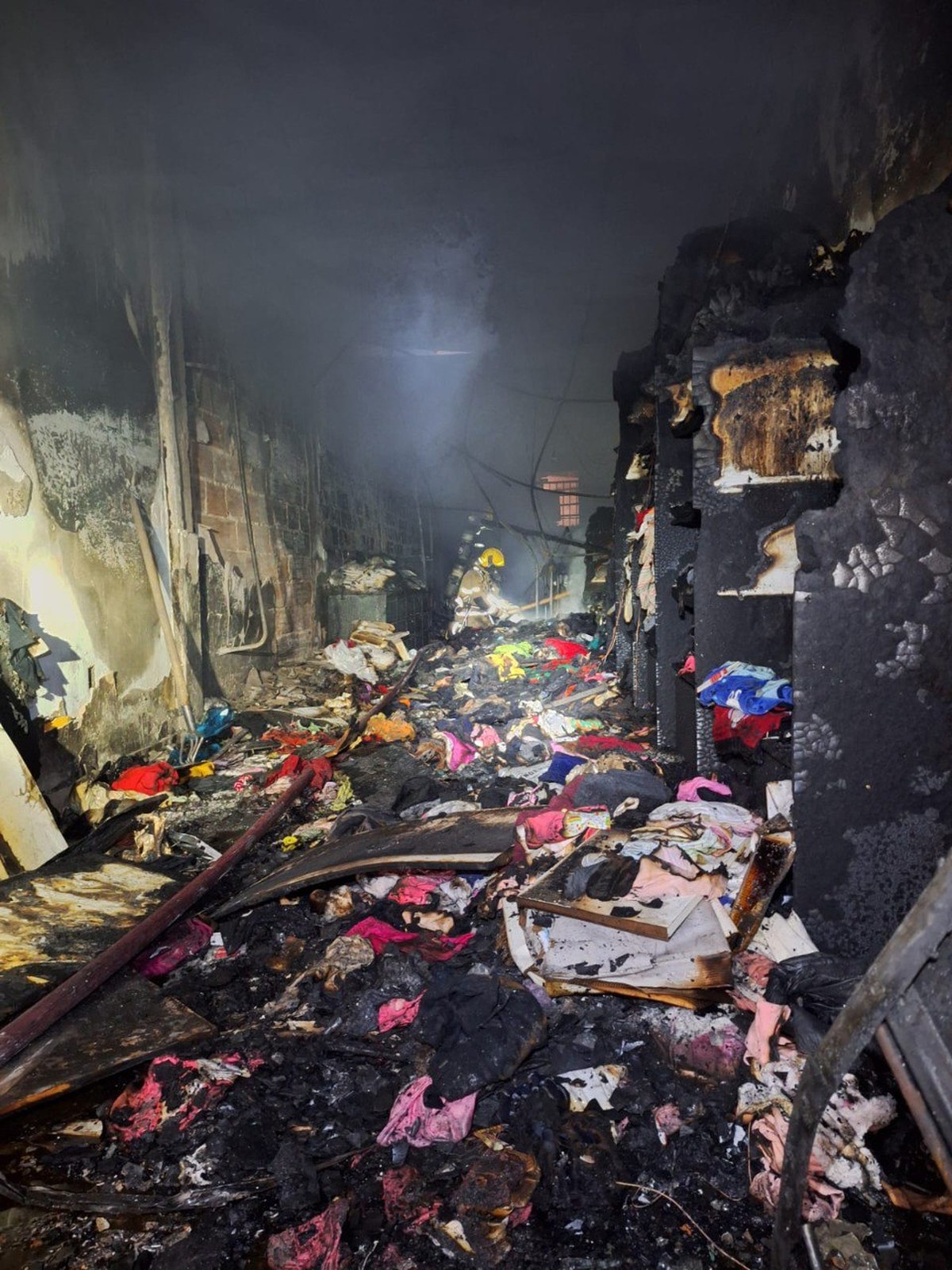 Loja de roupas infantis é alvo de incêndio criminoso em BH, e imóvel é interditado