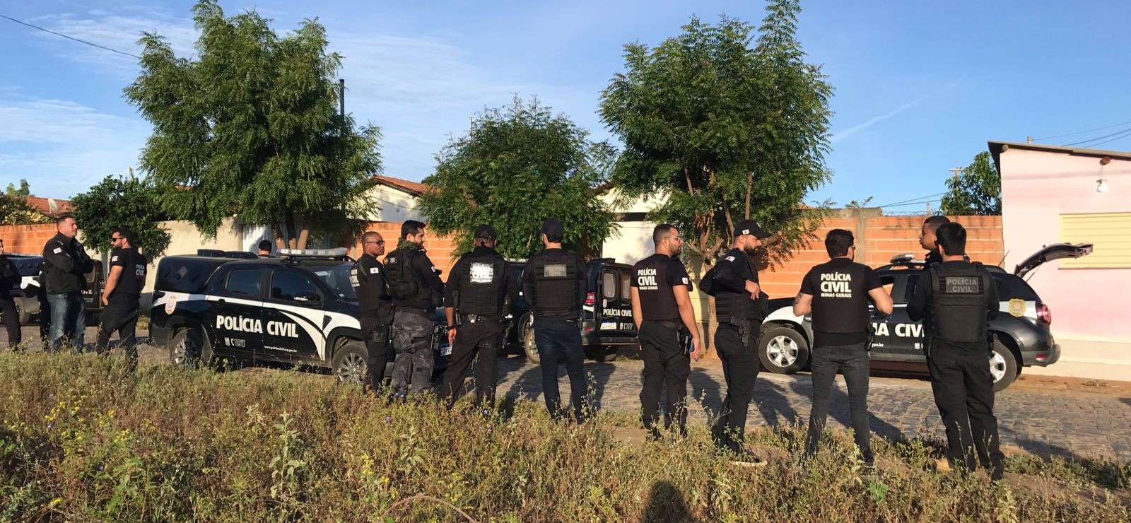 Investigação de homicídio resulta em cumprimento de 27 mandados de busca e apreensão e um de prisão em Januária | Grande Minas