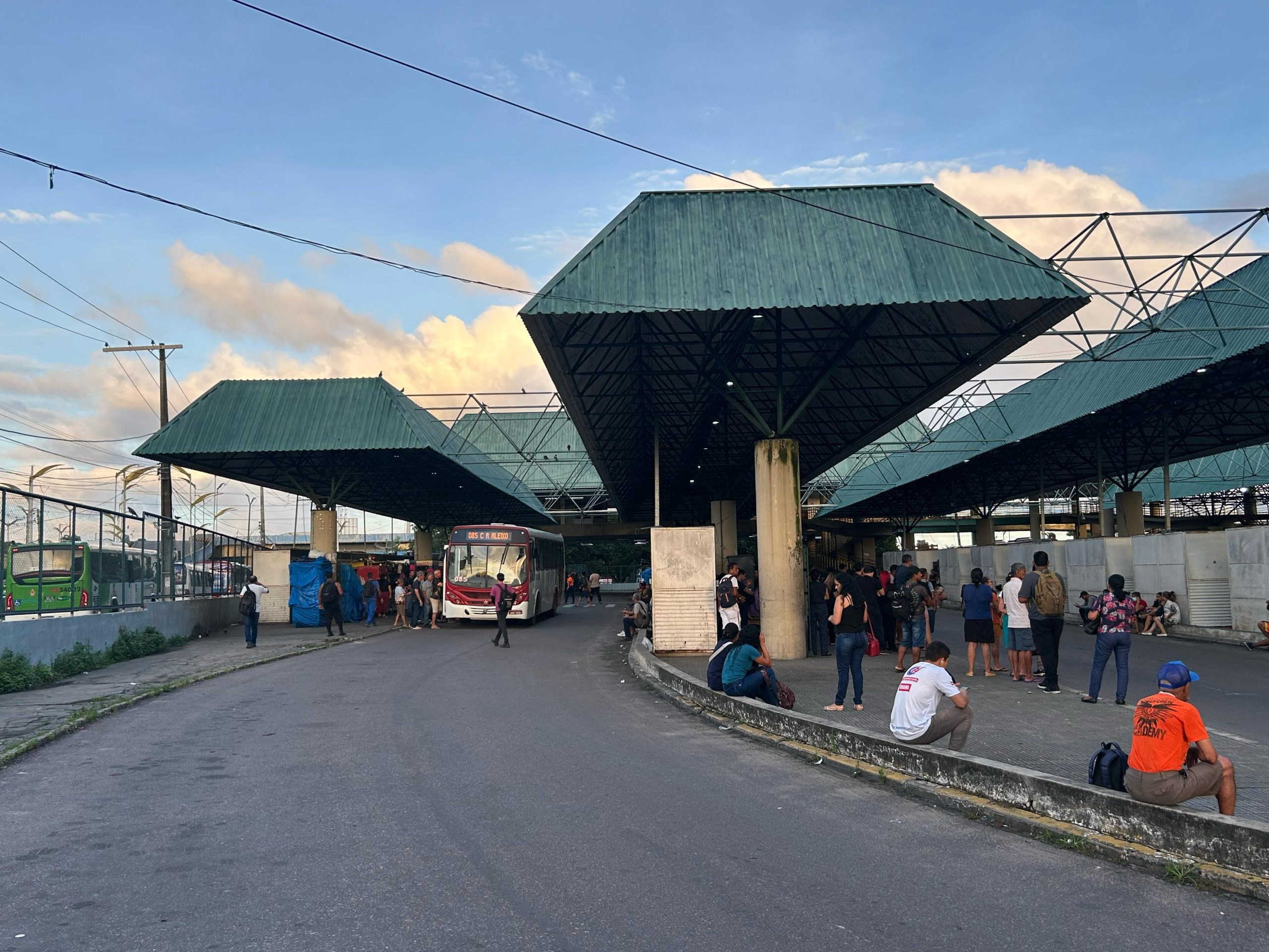 Shoppings do Alto Tietê oferecem mais de 70 vagas de emprego nesta terça-feira; confira lista