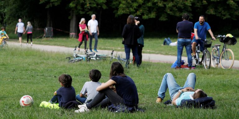 2020-05-12t125641z_1_lynxmpeg4b122_rtroptp_4_saude-coronavirus-franca-parques.jpg