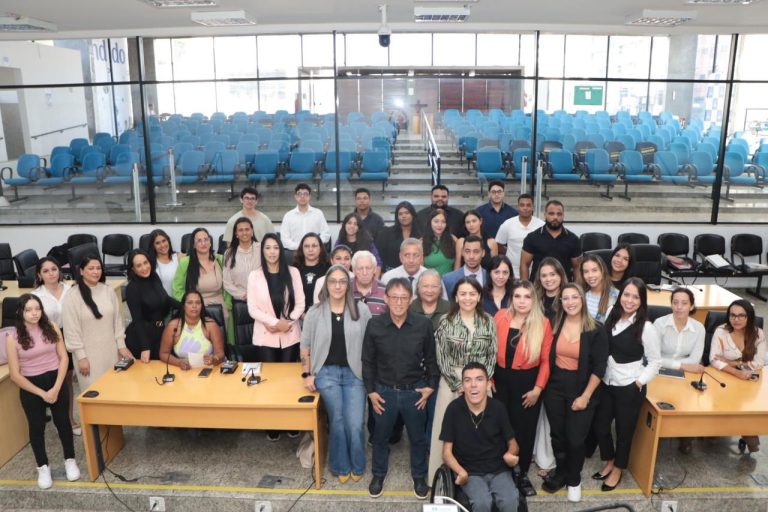 alunos-de-direito-na-camara-de-suzana.jpeg