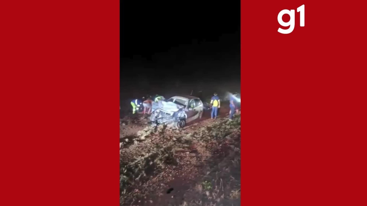 Três pessoas ficam feridas em acidente entre dois carros na BR-163 em MT; vídeo